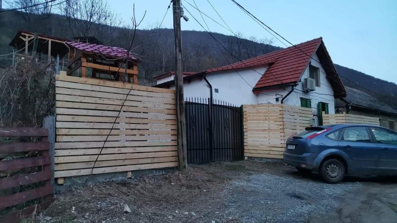 Andrei Villa Sasca Montana Exterior photo